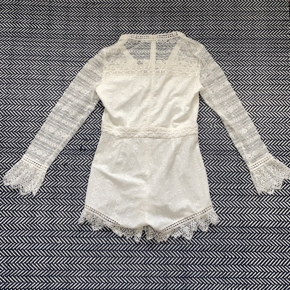 Saylor white lace romper like new - Picture 6 of 8